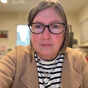Meet your Posher, Elisa